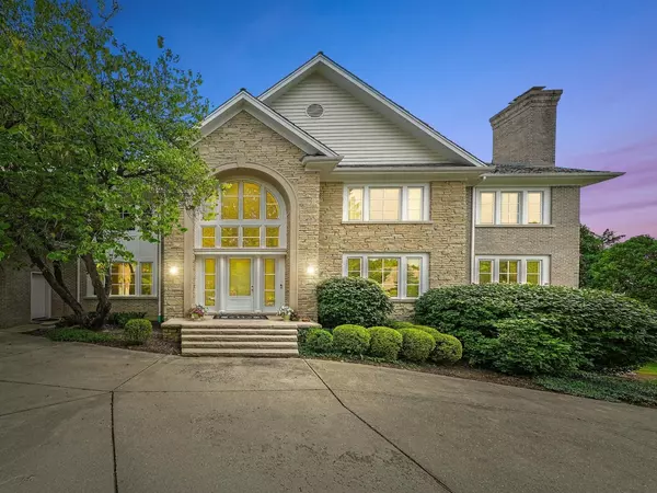 North Barrington, IL 60010,3 Hillburn CT