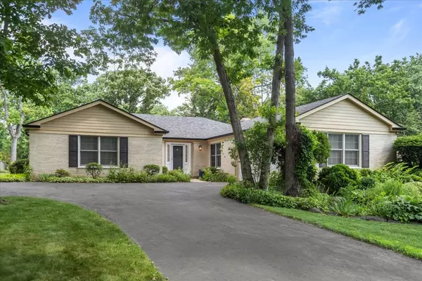 912 Morningside DR, Lake Forest, IL 60045