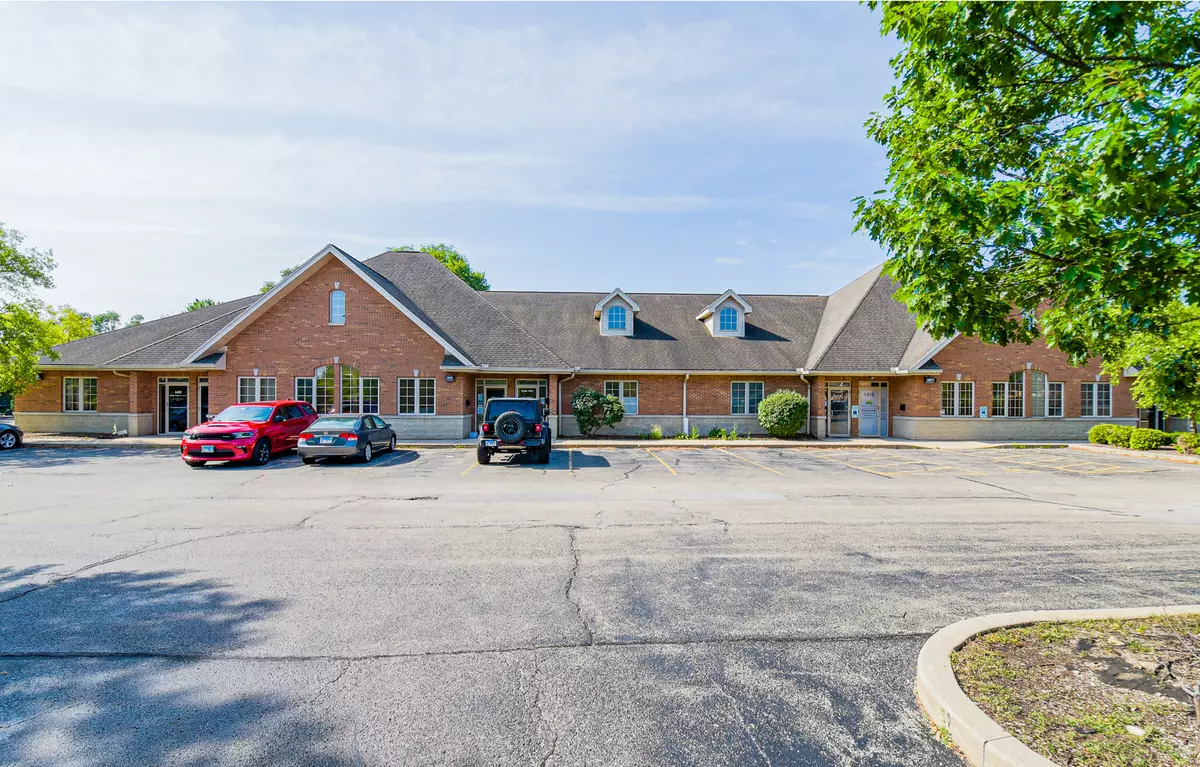Joliet, IL 60435,1425 Essington RD