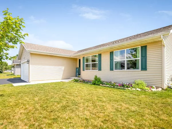 Belvidere, IL 61008,4122 WATERS EDGE DR