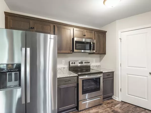 Belvidere, IL 61008,4122 WATERS EDGE DR