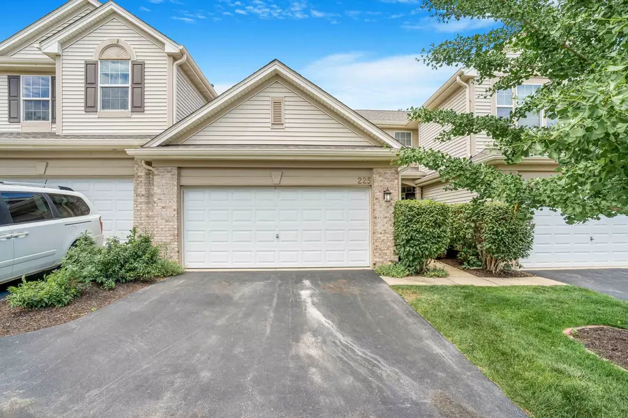 225 St Josephs WAY, Yorkville, IL 60560