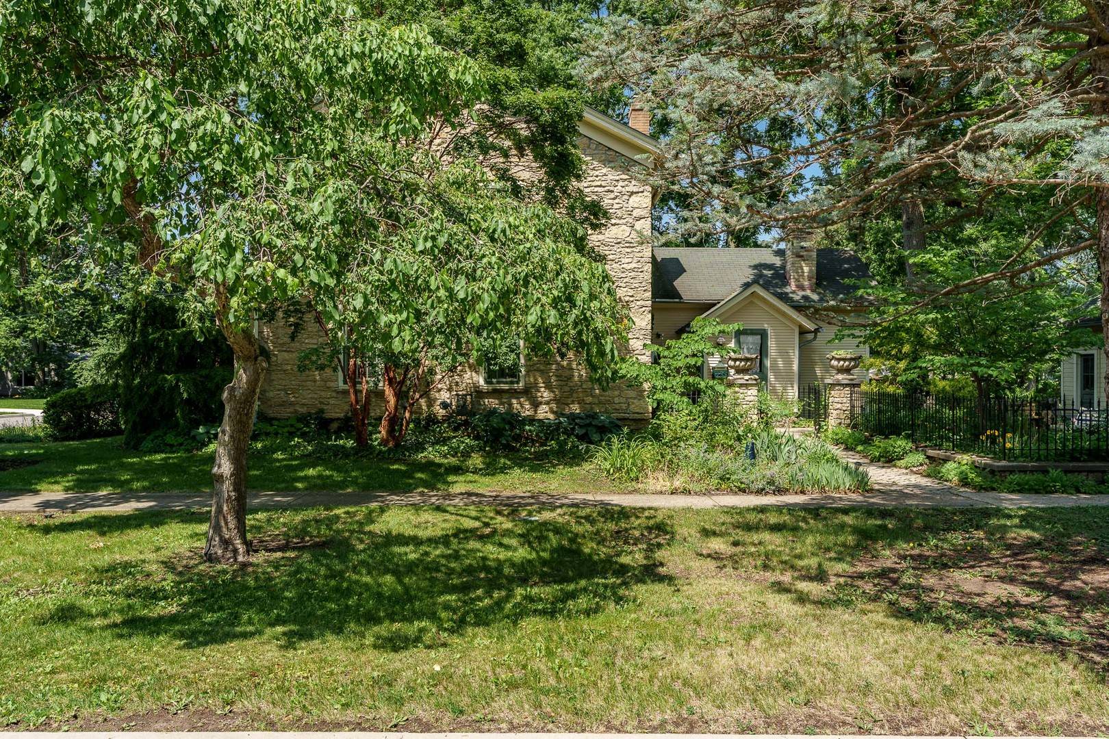 Rockton, IL 61072,203 W Franklin ST