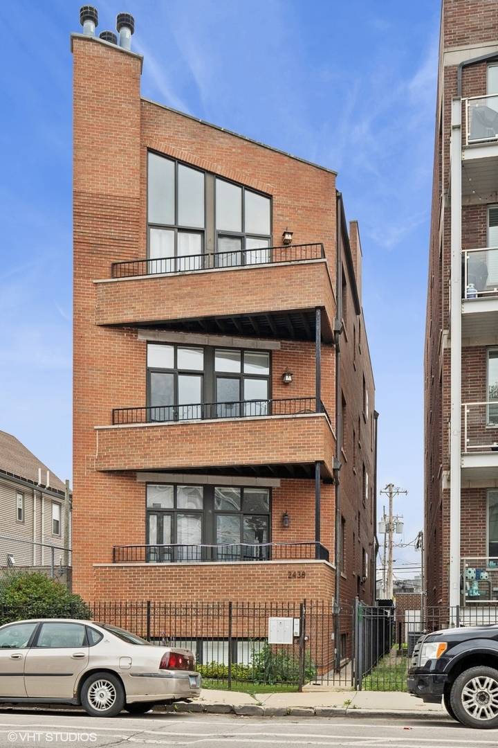 2438 N Clybourn AVE #2, Chicago, IL 60614