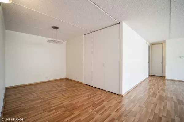 Highland Park, IL 60035,2020 St Johns AVE #309