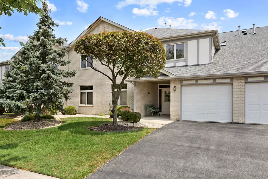 18423 PINE LAKE DR #2, Tinley Park, IL 60477