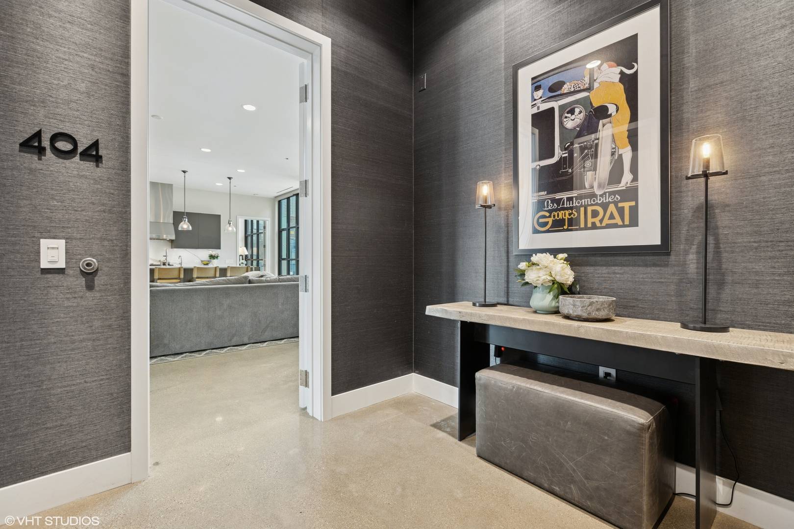 Chicago, IL 60607,900 W Washington BLVD #404