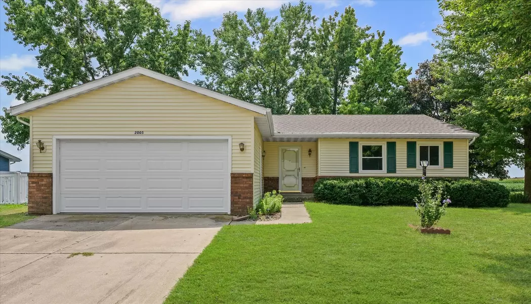 2005 Kenny AVE, Champaign, IL 61822