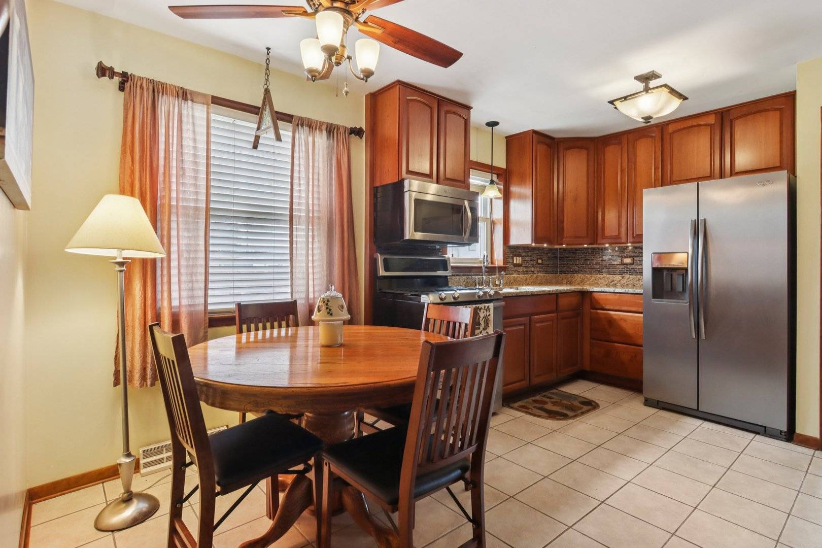 Burbank, IL 60459,8558 Parkside AVE