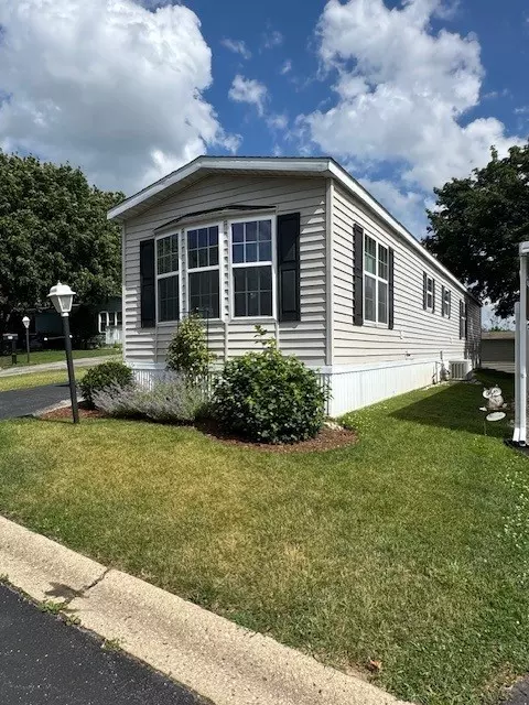 Crystal Lake, IL 60014,822 Oakbrook DR
