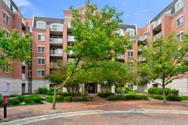 4833 N Olcott AVE #307, Harwood Heights, IL 60706