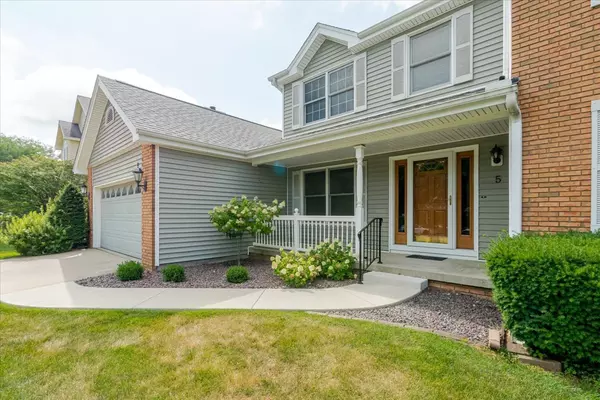 Bloomington, IL 61704,5 Chiswick CIR