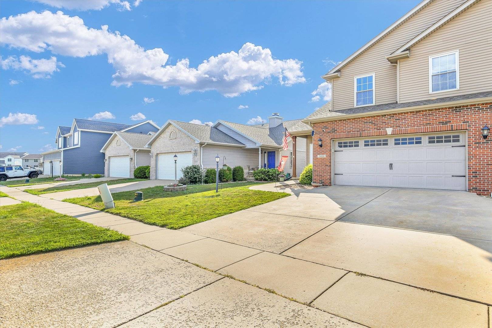 Champaign, IL 61822,3408 Boulder Ridge DR