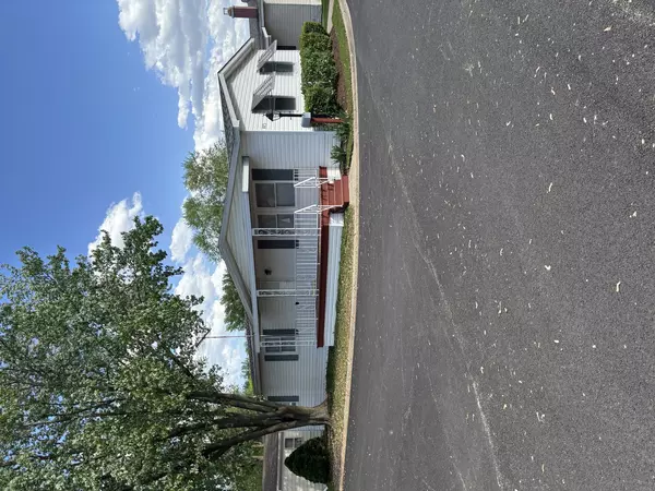 Elgin, IL 60120,445 Lucille AVE