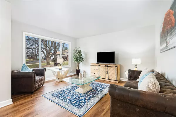 Oswego, IL 60543,182 Charles CT
