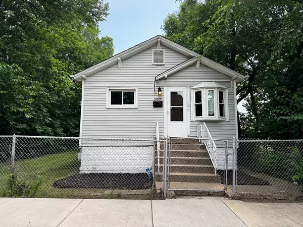 10007 S Hoxie AVE, Chicago, IL 60617