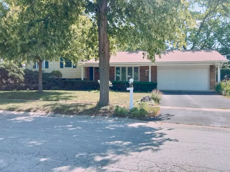 303 West ST, Geneva, IL 60134