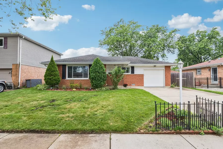 404 Virginia PL, Wheeling, IL 60090