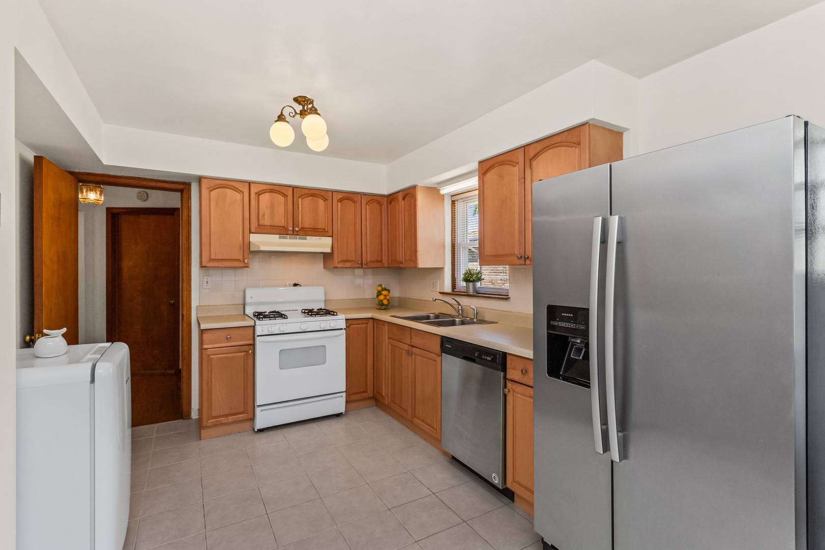 Skokie, IL 60077,5128 Suffield CT