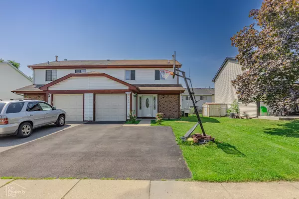 2123 Mallard LN, Hanover Park, IL 60133