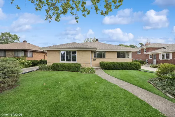 2555 Stratford AVE, Westchester, IL 60154