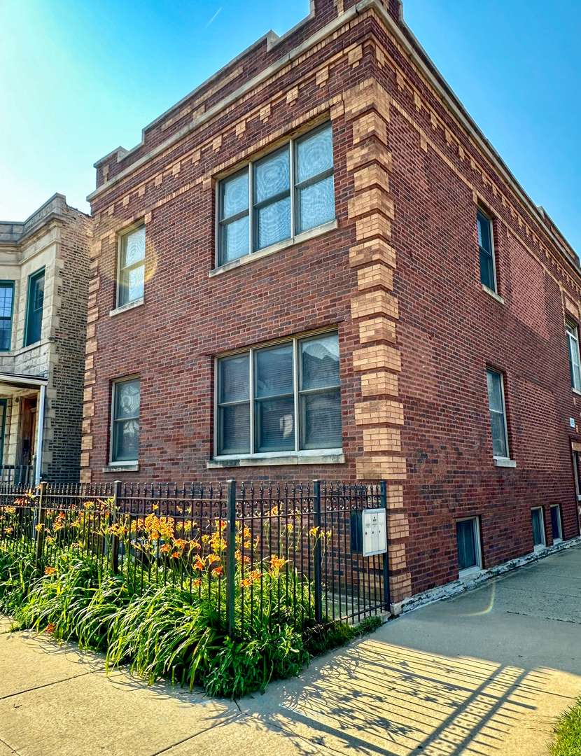 2751 N Campbell AVE #1, Chicago, IL 60647