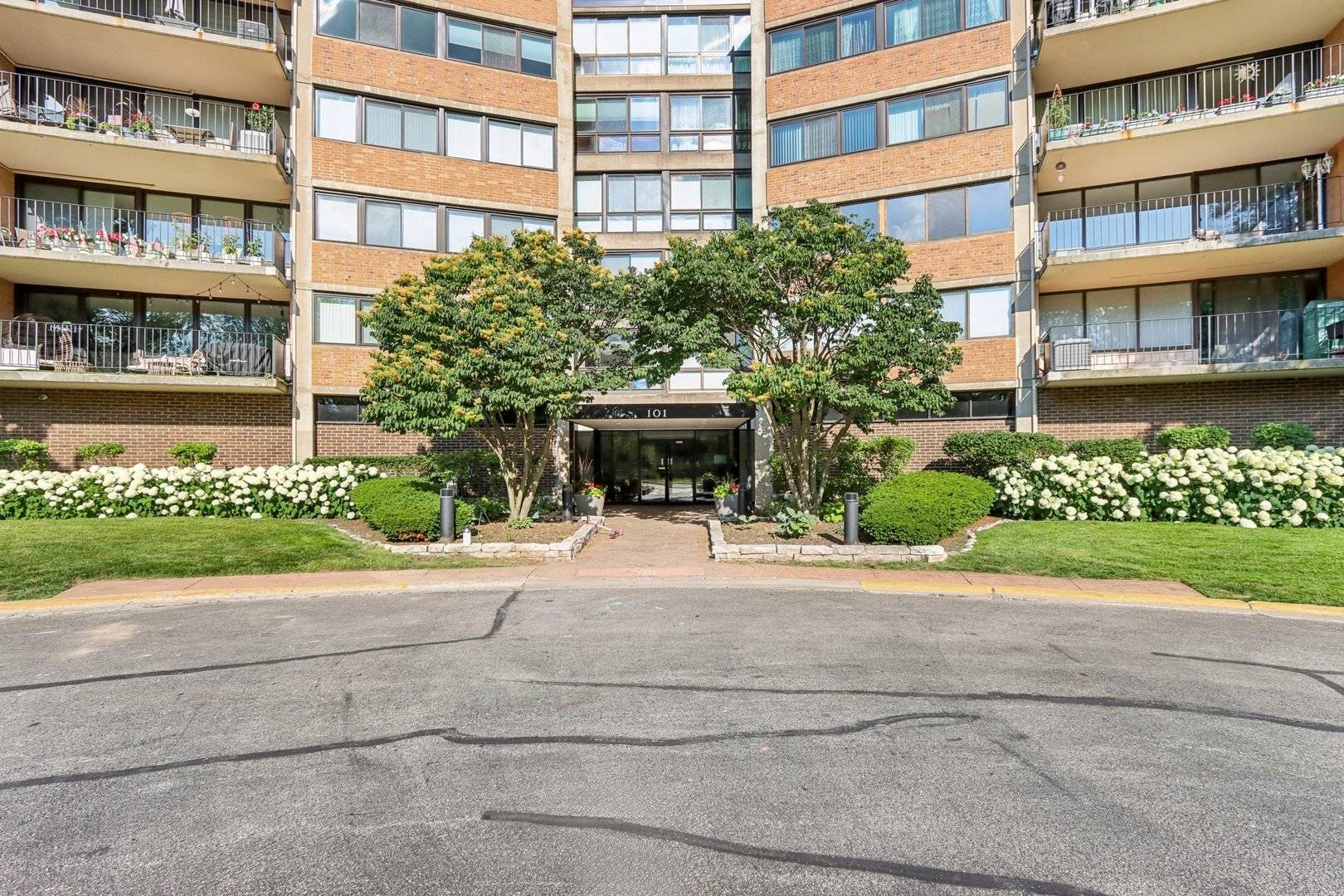 101 Bar Harbour RD #3C, Schaumburg, IL 60193