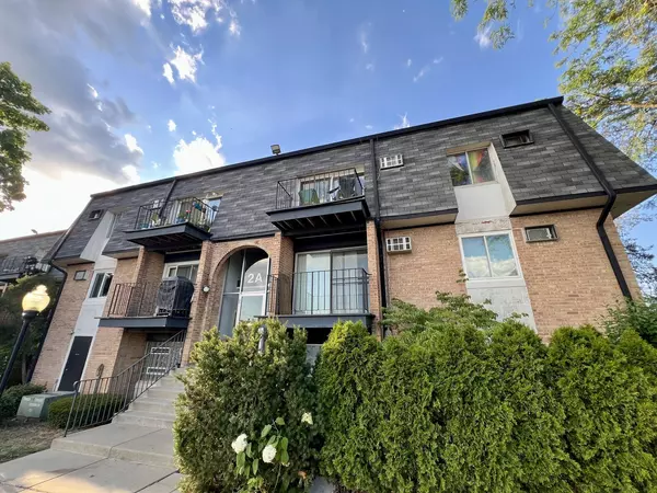 Palatine, IL 60074,2A E Dundee Quarter DR #207