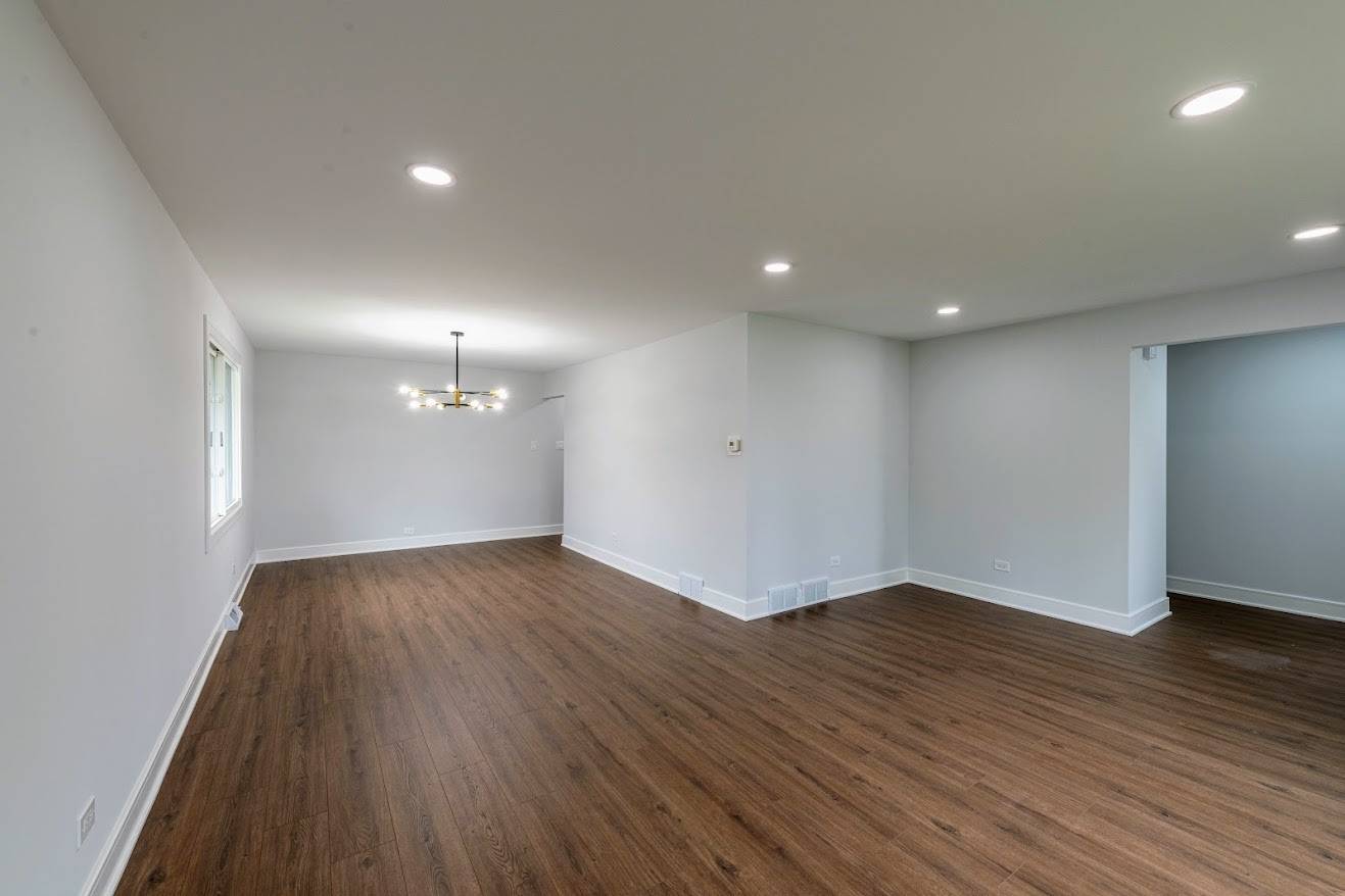 South Holland, IL 60473,612 Thornwood DR