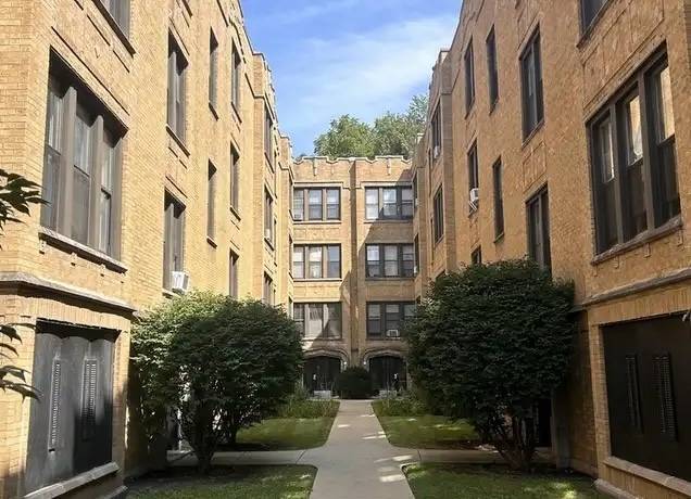 1020 E Hyde Park BLVD #2, Chicago, IL 60615