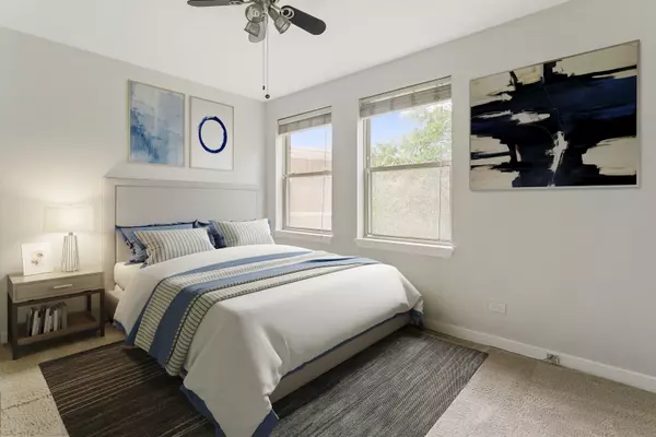 Chicago, IL 60653,4114 S Maryland AVE