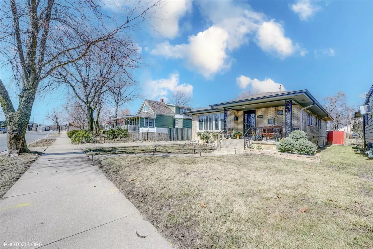 Lansing, IL 60438,2606 Ridge RD