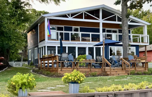 Wonder Lake, IL 60097,4612 W Lake Shore DR