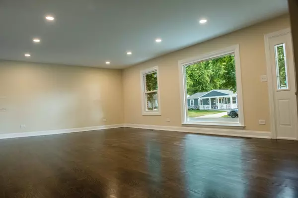 Wheeling, IL 60090,1028 Valley Stream DR