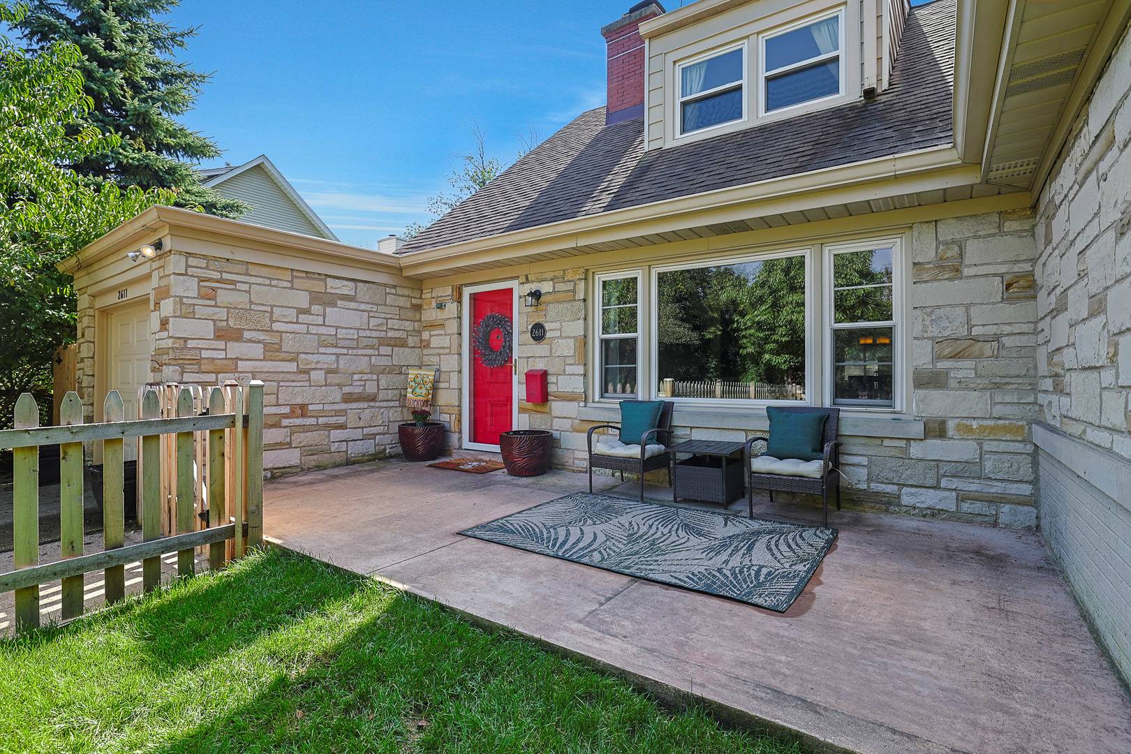 Wilmette, IL 60091,2611 Lake AVE