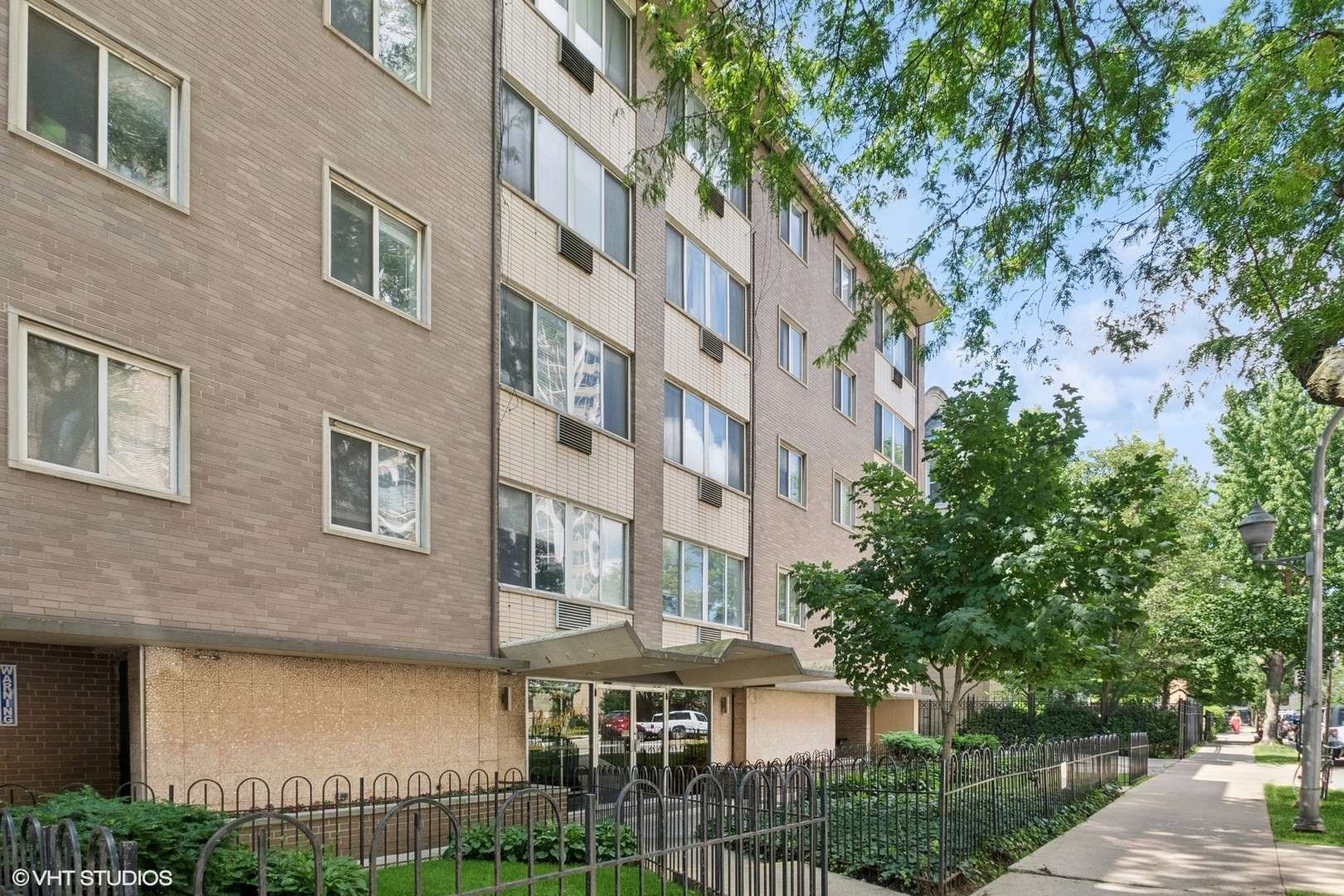 539 W STRATFORD PL #310, Chicago, IL 60657