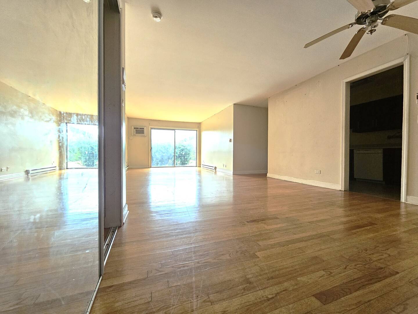 Prospect Heights, IL 60070,840 E Old Willow RD #116