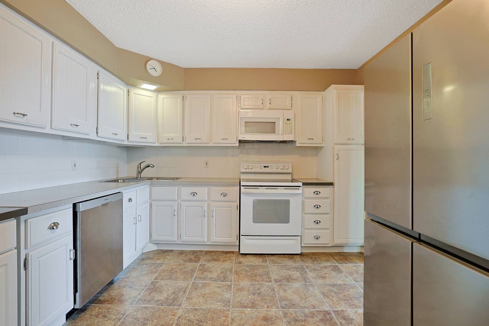 Joliet, IL 60436,1501 Woodbridge RD #3E