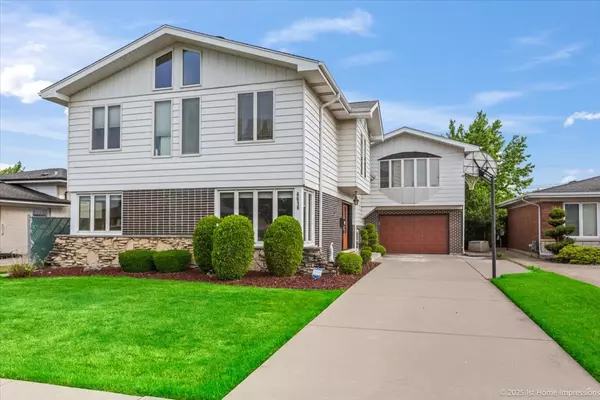 4616 W 105th PL, Oak Lawn, IL 60453