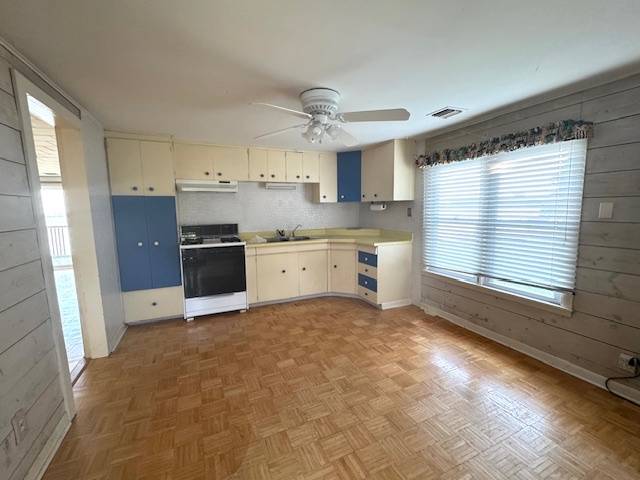 Ingleside, IL 60041,26624 W Ingleside Shore RD
