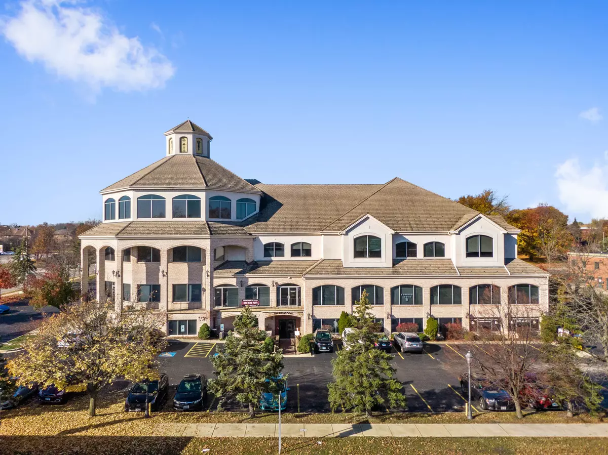 Bloomingdale, IL 60108,1 Tiffany PT #300-PENTHOUSE