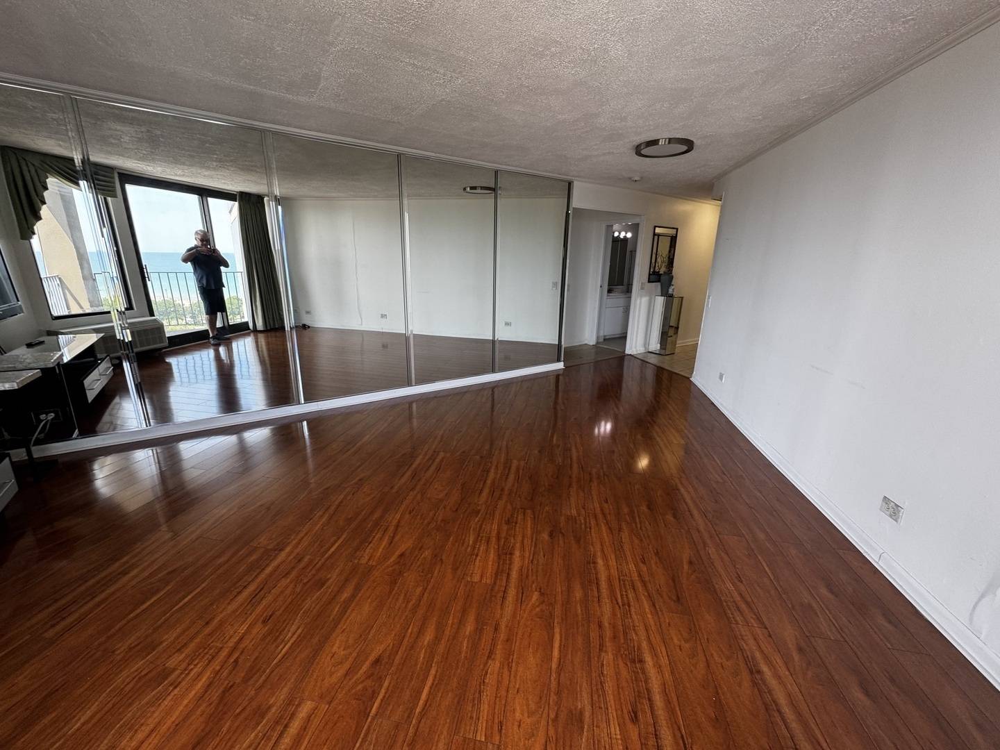 Chicago, IL 60640,5320 N Sheridan RD #1803