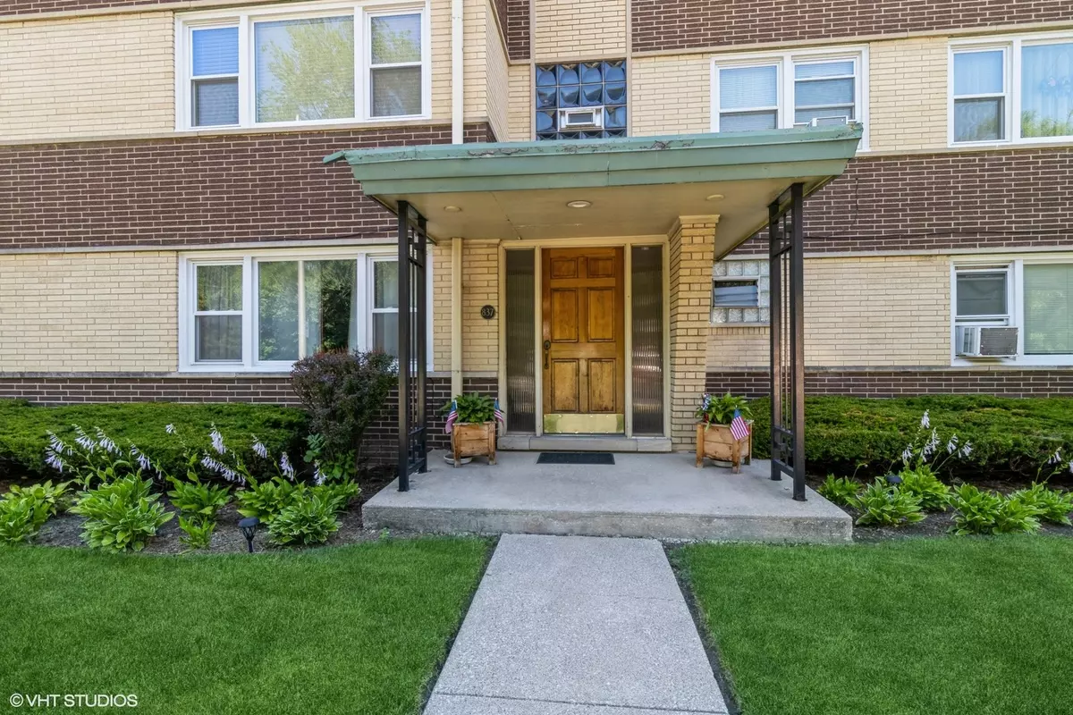 Oak Park, IL 60302,837 N Harlem AVE #2N
