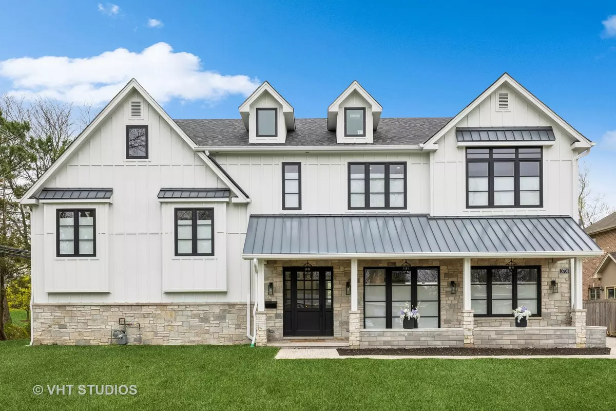Glenview, IL 60025,3701 Knollwood LN