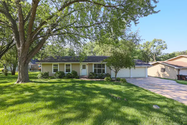 Island Lake, IL 60042,413 Channel DR