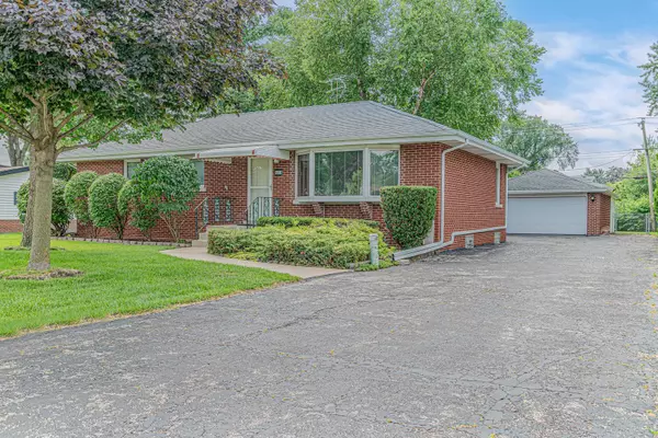 711 Sunnyside RD, Roselle, IL 60172