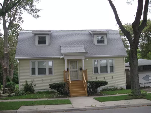 2121 Foster ST #1, Evanston, IL 60201