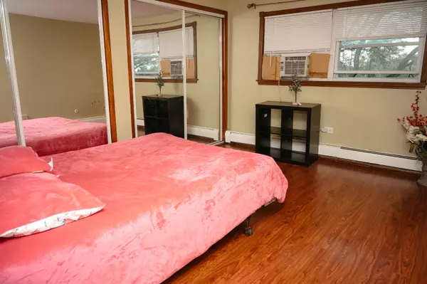 Des Plaines, IL 60016,9275 NOEL AVE #C3