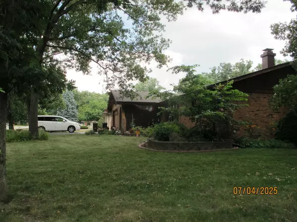 Orland Park, IL 60467,15521 116th CT