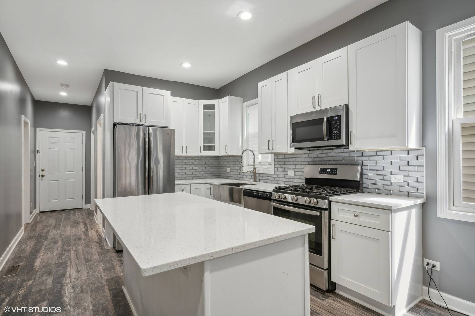 Chicago, IL 60647,1625 N LAWNDALE AVE